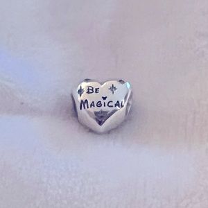 Pandora Disney Be Magical Charm